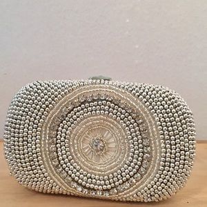 Beaded clutch